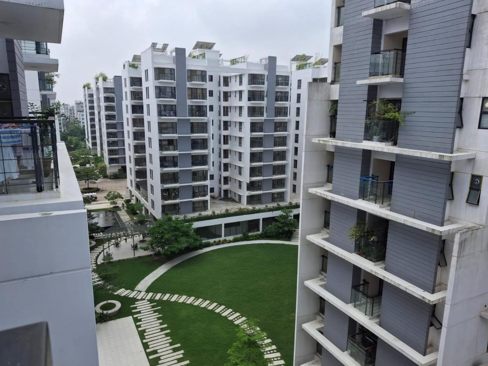 Elegant Secured Family Apartment With Open Space Dhaka Ngoại thất bức ảnh