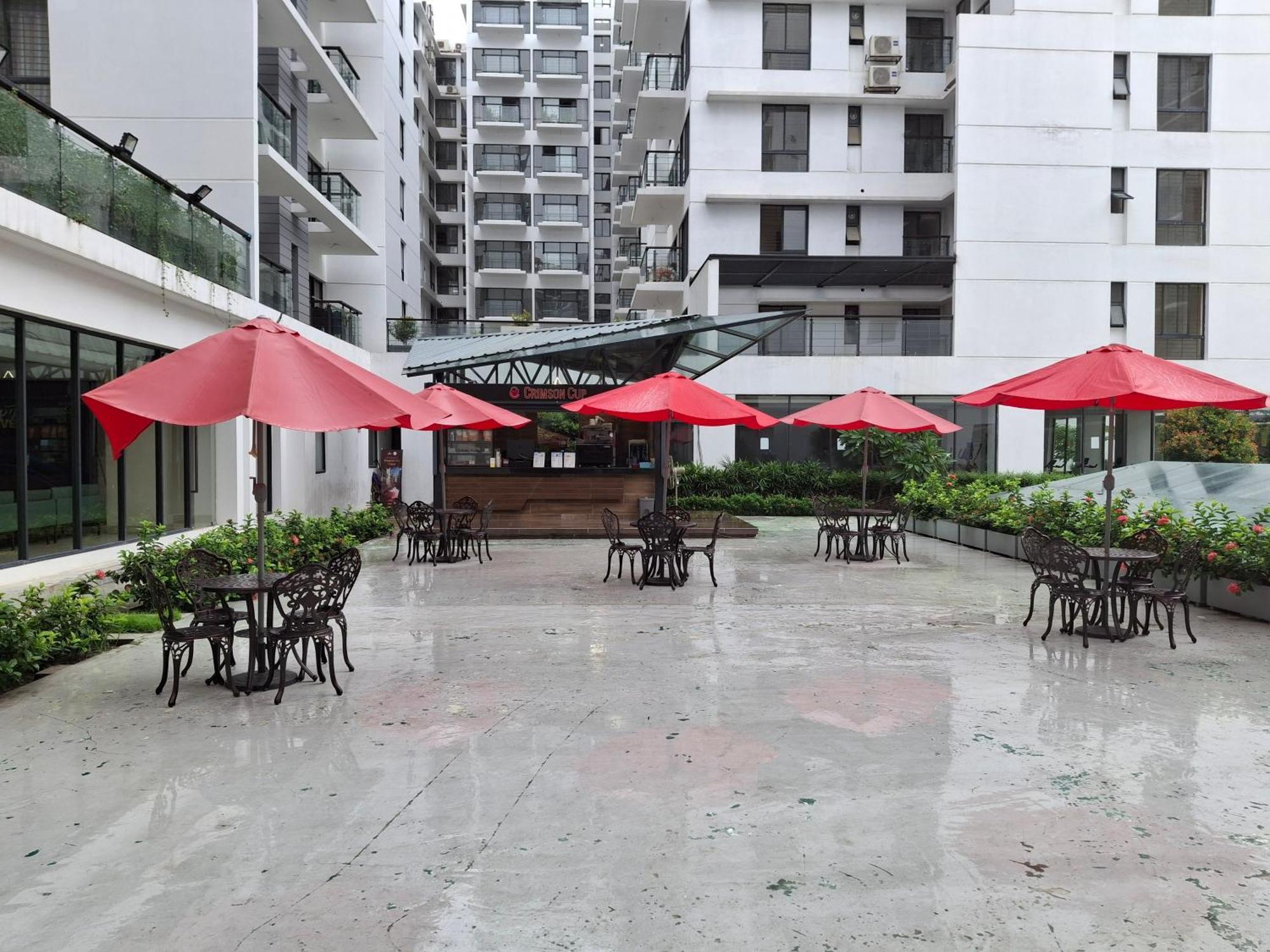 Elegant Secured Family Apartment With Open Space Dhaka Ngoại thất bức ảnh