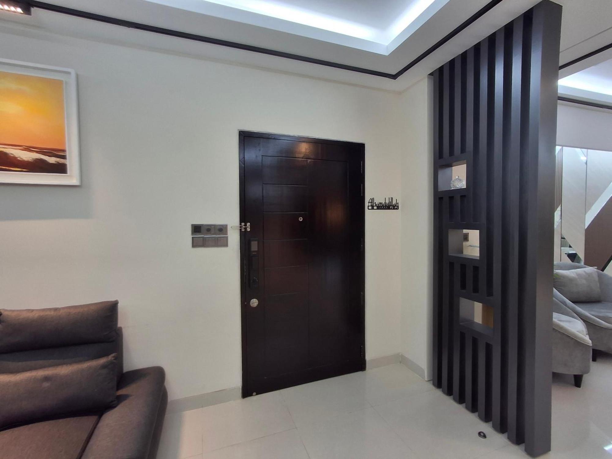 Elegant Secured Family Apartment With Open Space Dhaka Ngoại thất bức ảnh